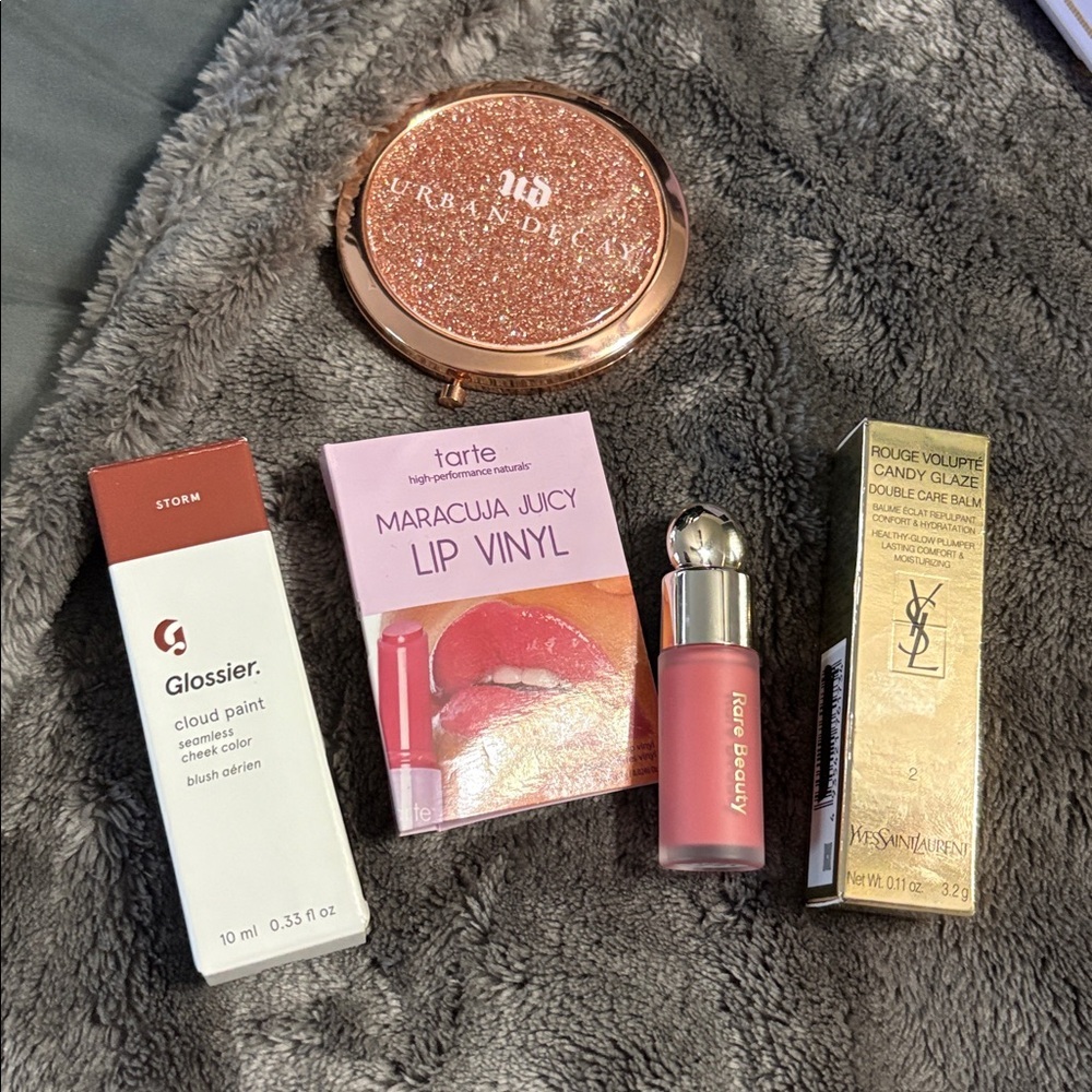 Lip and Cheek Makeup Set w/ Travel Mirror!